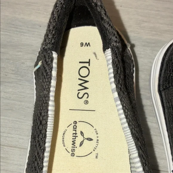 TOMS Earthwise Black Slip-On Sneakers – Women’s Size 6 - Picture 2 of 7